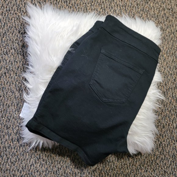 NWOT Black Stretch Liz Claiborne Shorts Size 14 - Picture 1 of 12